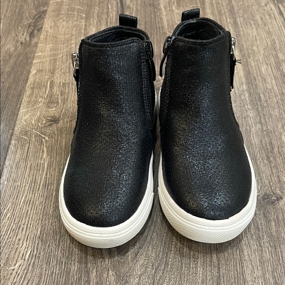 Stylish Black Kids Shoes with Zipper - Picture 2 of 5